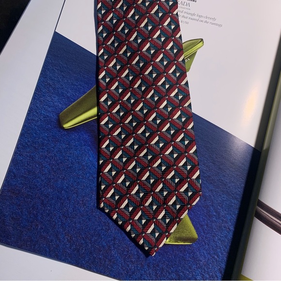 MARTIN WONG SILK TIE WITH ABSTRACT PRINT IN COLORFUL BURGUNDY GREEN GRAY WHITE - Picture 7 of 11